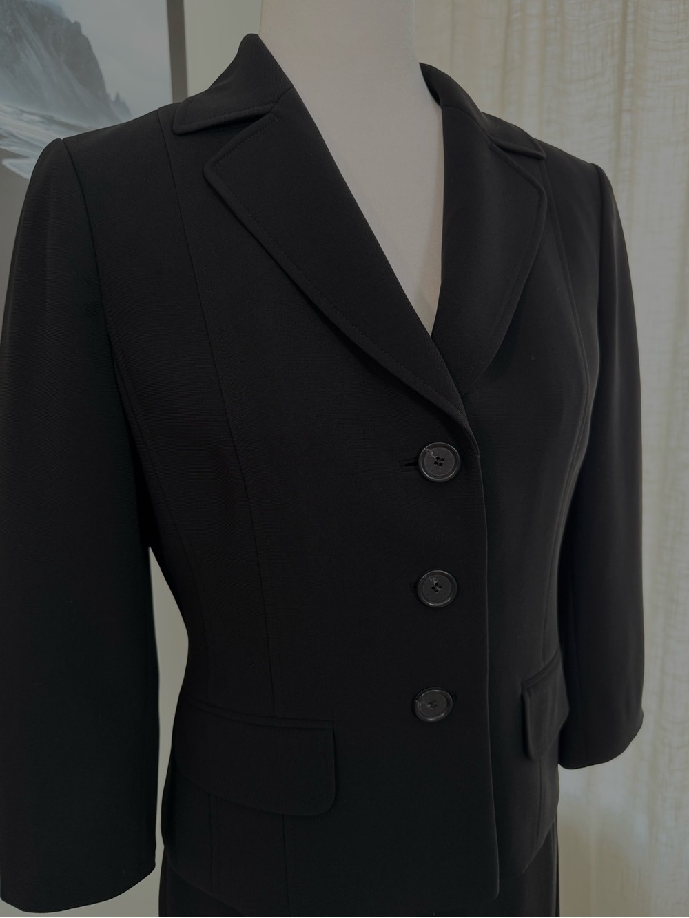Ann Taylor Skirt Suit Set Classic Black - Sice 6P (jacket) and size 6 skirt - Picture 3 of 7